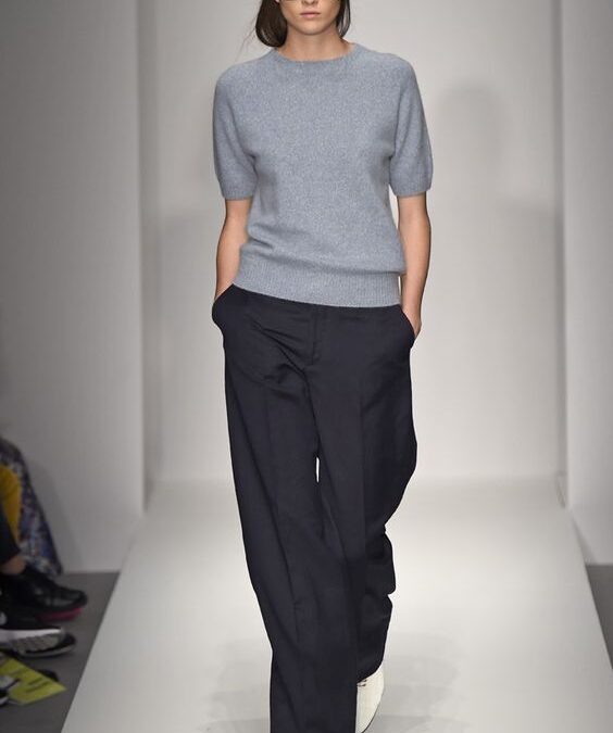 Come indossare il grigio tendenza moda autunno-inverno 2023