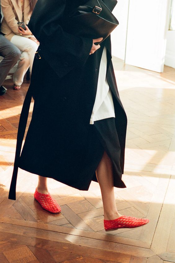 black dress red shoes accessories How to Wear Red Shoes